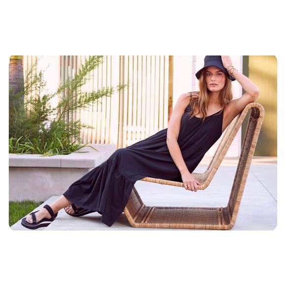 Evereve Sleeveless Maxi Dress Spaghetti Straps Garden Party Navy Blue Size Large - Picture 1 of 11